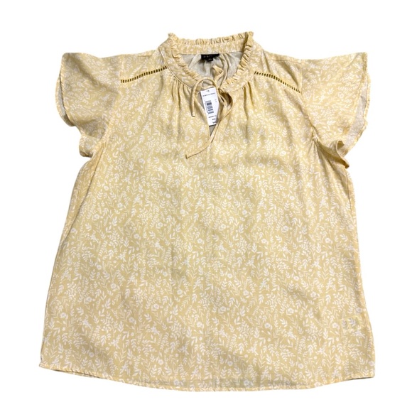 Mod Lusive Tops - Yellow Floral Flutter Sleeve Blouse NWT Large